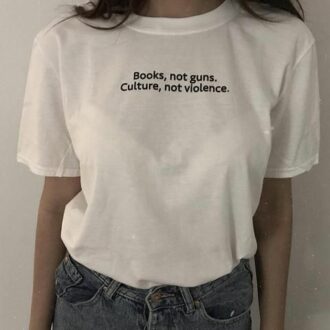 Дамска Тениска Books,not guns.