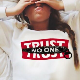 Дамска Блуза Trust no one DTG