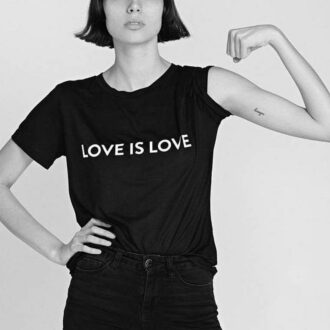 Дамска тениска Love is love