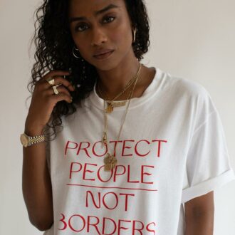 Дамска Тениска Protect People not Borders