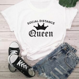 Дамска тениска Social Distance Queen