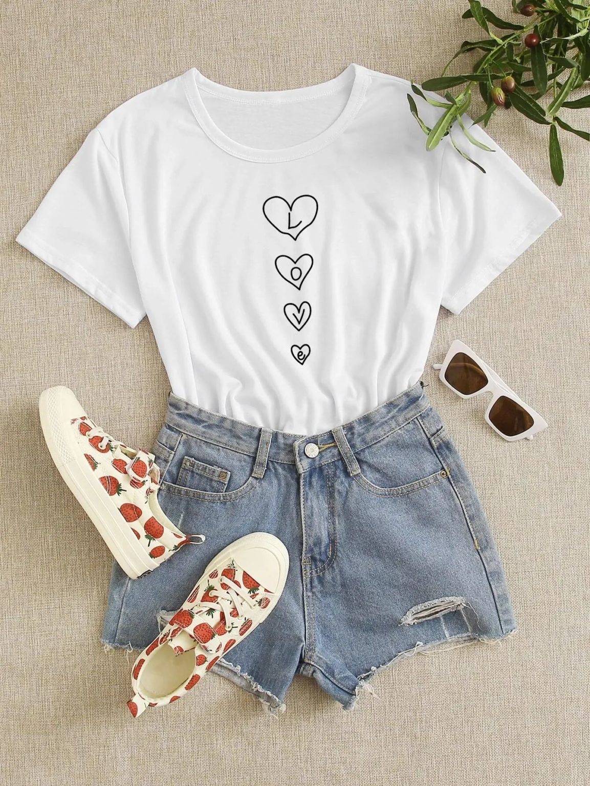 Дамска тениска Love in small hearts*white