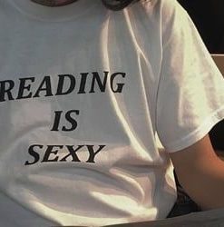 Дамска тениска Reading is Sexy