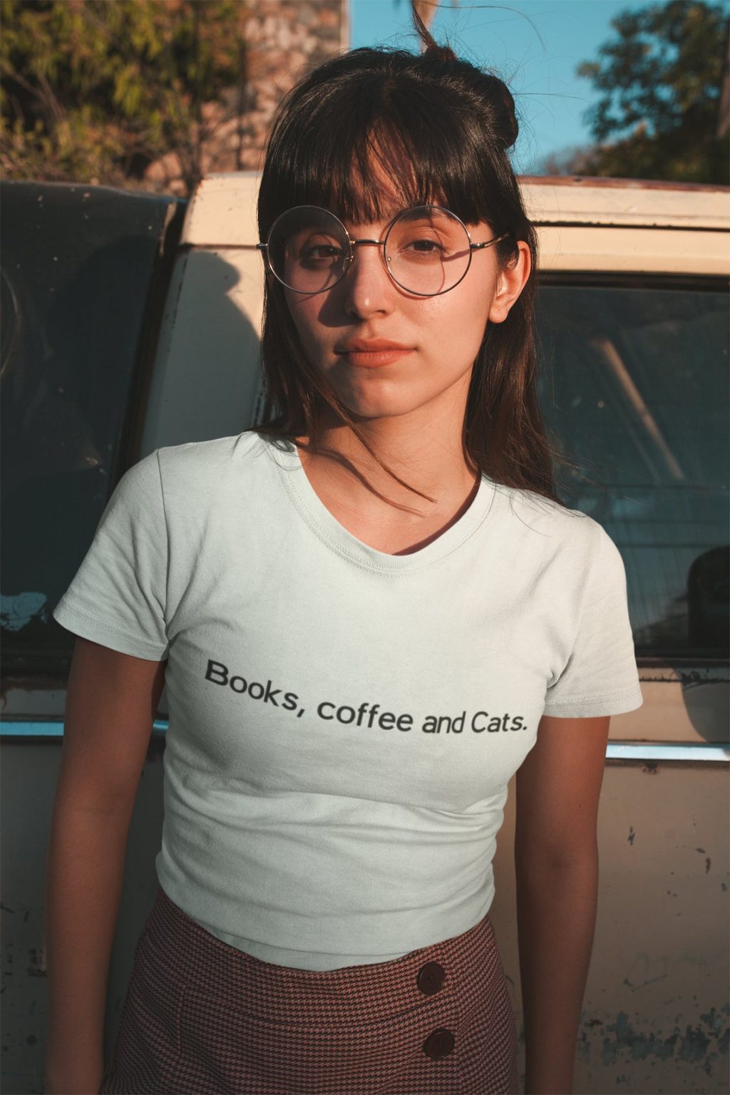 Дамска тениска Books, Coffee and Cats.