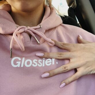 Дамски суитшърт Glossier.