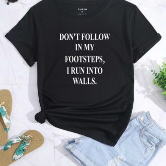 Дамска тениска I run Into Walls