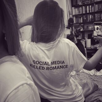 Дамска Тениска Social Media Killed Romance